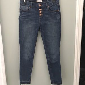 High waisted LOFT jeans w/distressed hem & buttons